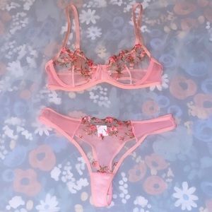 Size small lingerie set